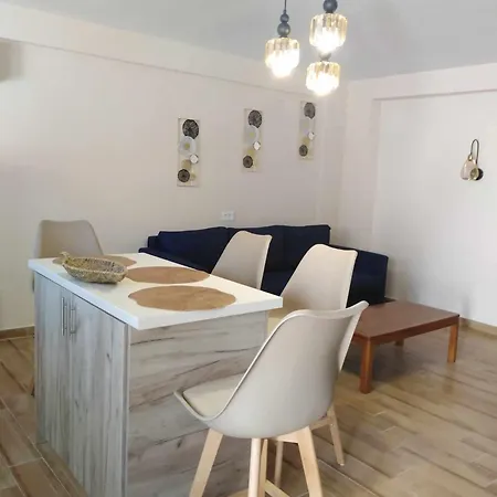 Stergios With Private Jacuzzi Appartement