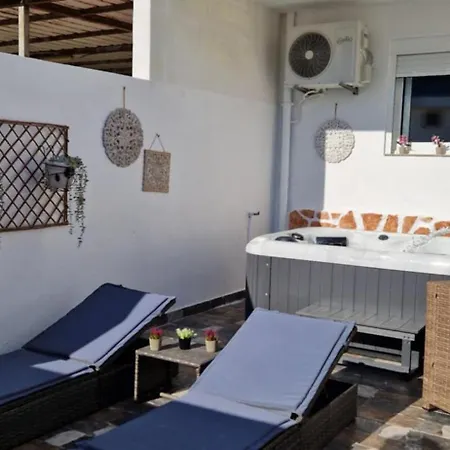 Stergios With Private Jacuzzi *