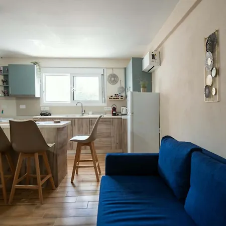 Stergios With Private Jacuzzi كولومبيا