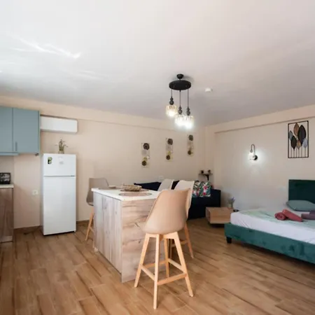 Stergios With Private Jacuzzi شقة *