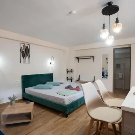 Stergios With Private Jacuzzi *