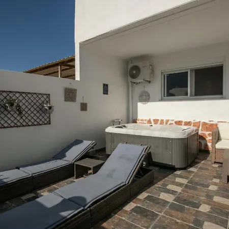 Stergios With Private Jacuzzi *