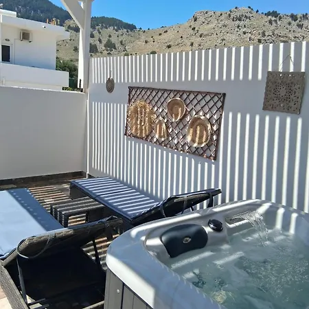 Stergios With Private Jacuzzi דירה *
