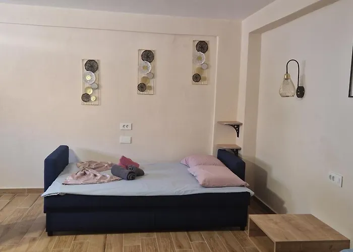 Stergios With Private Jacuzzi *