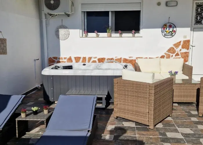 Stergios With Private Jacuzzi Διαμέρισμα *