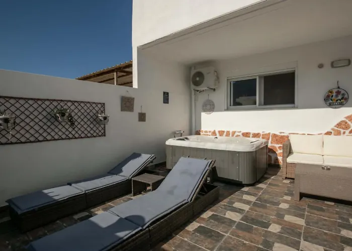 Stergios With Private Jacuzzi *