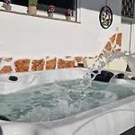 Apartment Stergios With Private Jacuzzi