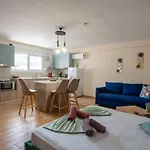 Stergios With Private Jacuzzi Apartment *