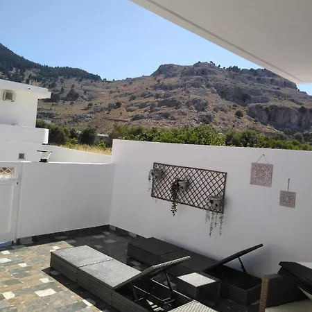 Stergios With Private Jacuzzi דירה