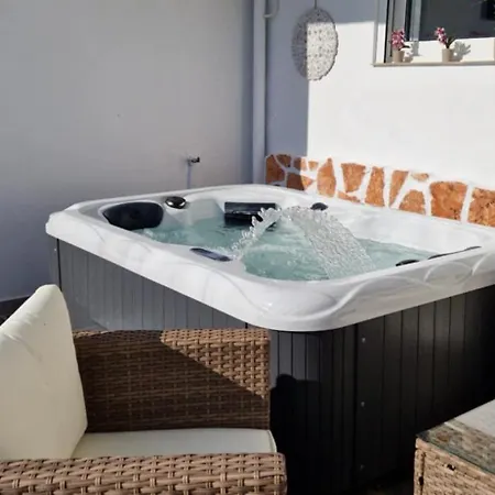 아파트 Stergios With Private Jacuzzi