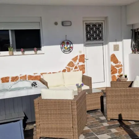 Stergios With Private Jacuzzi דירה קולימביה