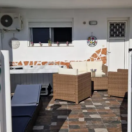 Stergios With Private Jacuzzi קולימביה